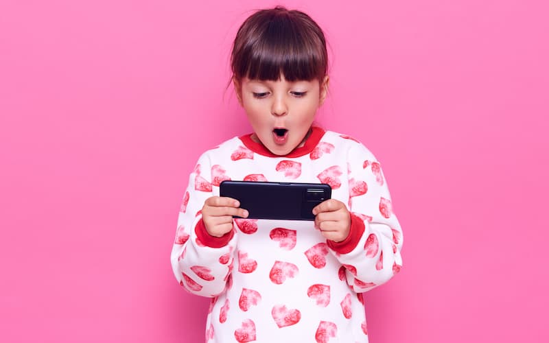 Por onde navegam os seus filhos ou com quem falam? Use um software de controlo parental