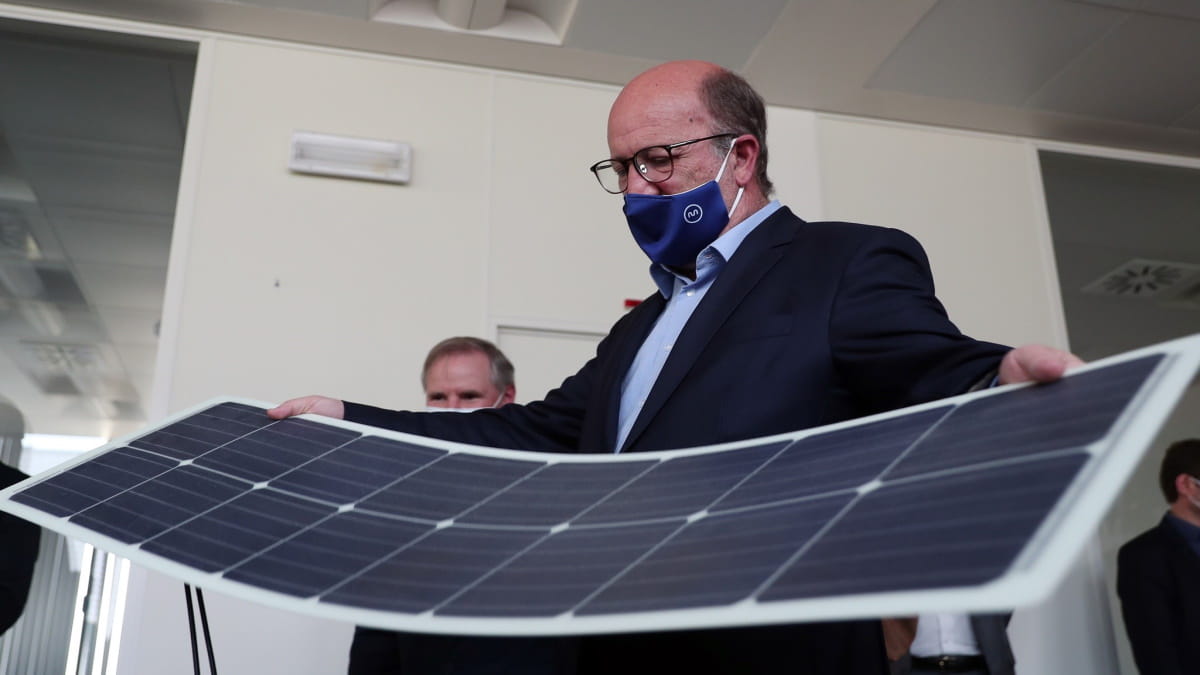 Moura vai receber a primeira fábrica no mundo a unir painéis solares e baterias