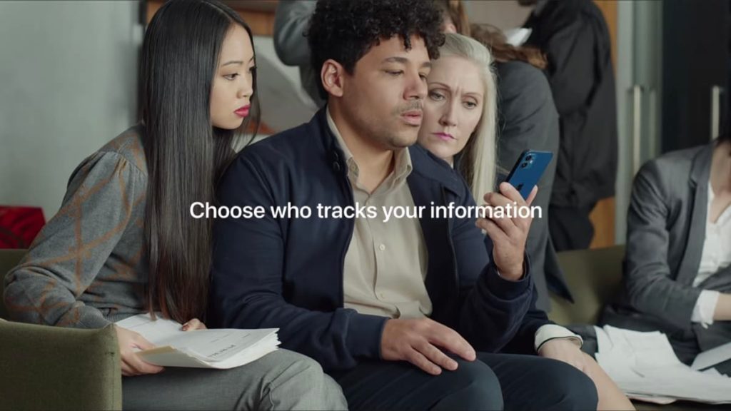 Apple lança anúncio de privacidade no iPhone que “rebenta com a espionagem” das apps