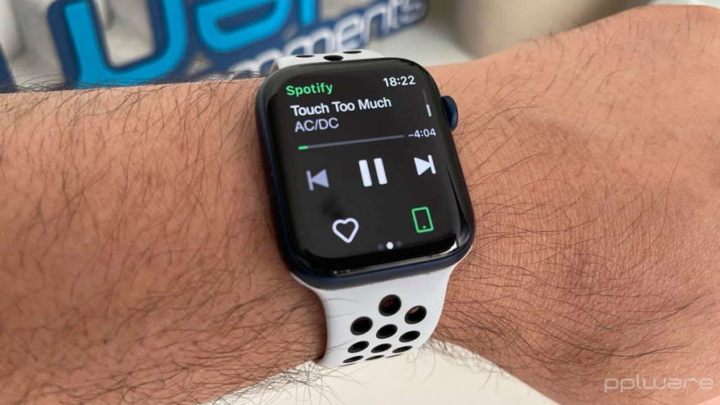 Utilizadores do Spotify já podem descarregar músicas para ouvir no Apple Watch