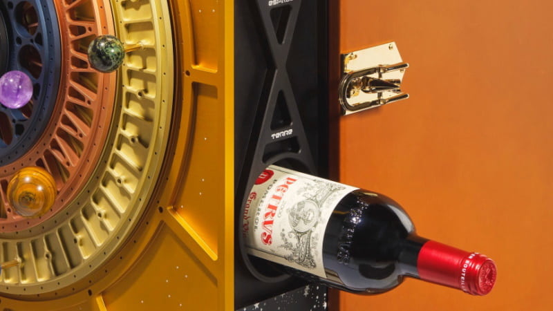 Vinho que passou mais de um ano em órbita na ISS vai ser leiloado
