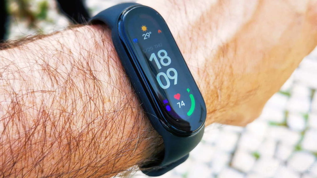Dica: Quer ter a Mi Band 6 em português? A Xiaomi já suporta o nosso idioma