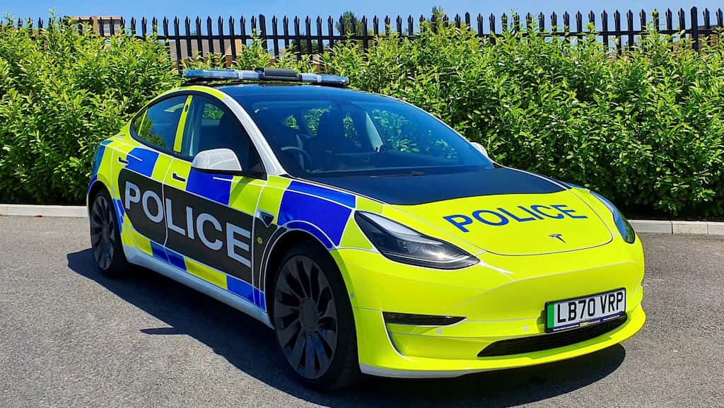 Tesla cria o seu próprio carro de polícia! É baseado no Model 3