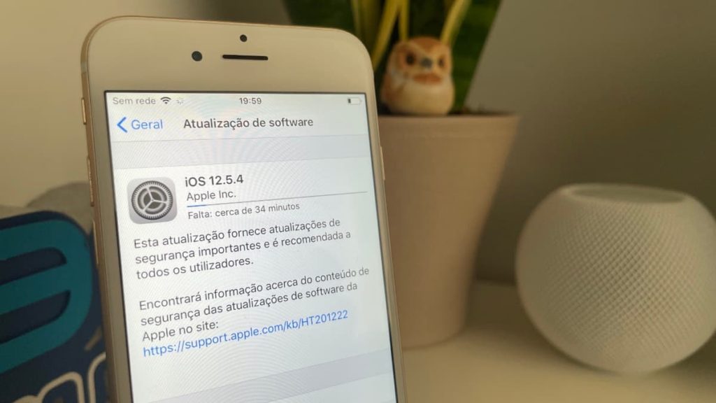Apple lança iOS 12.5.4 para iPhones antigos com atualizações de segurança importantes