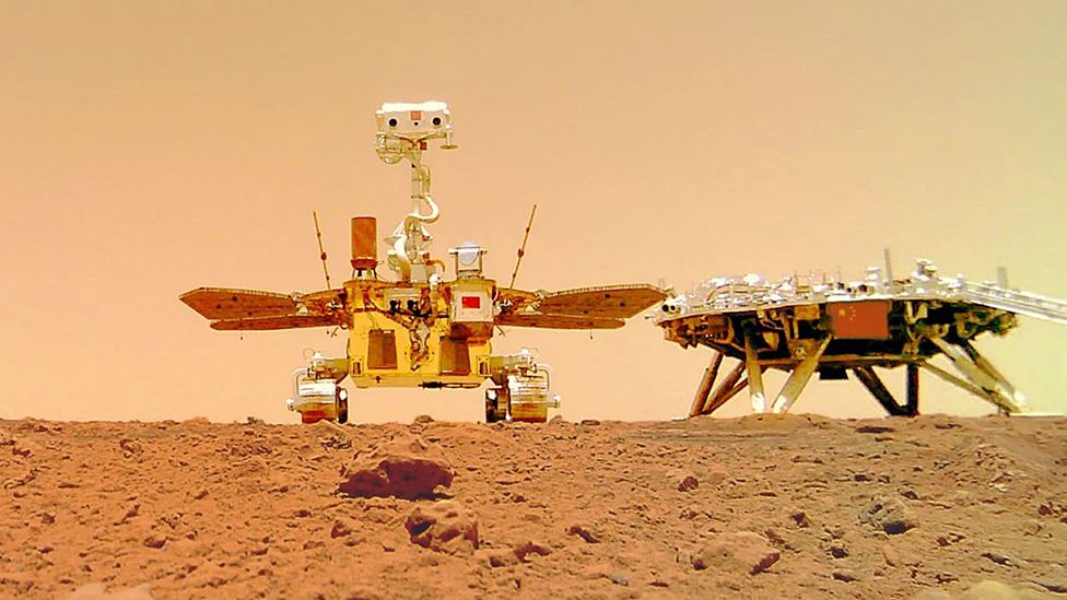 China publicou imagens a cores da superfície de Marte