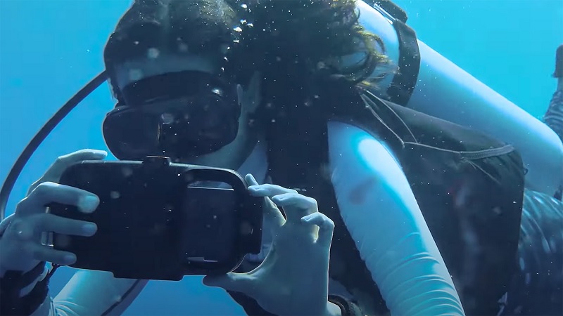 Samsung Galaxy S21 Ultra mergulha nas Maldivas e capta lindas imagens [vídeo]