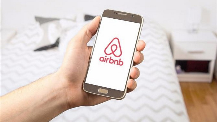 Airbnb regista recorde de reservas com o regresso das viagens
