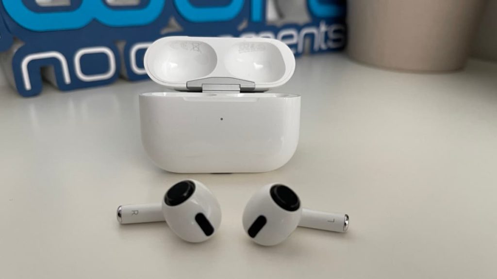 AirPods 3 devem ser lançados com o iPhone 13 em setembro