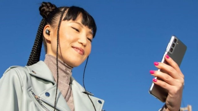 Apple é apanhada a usar o Galaxy S21 para comercializar os seus Beats Studio Buds