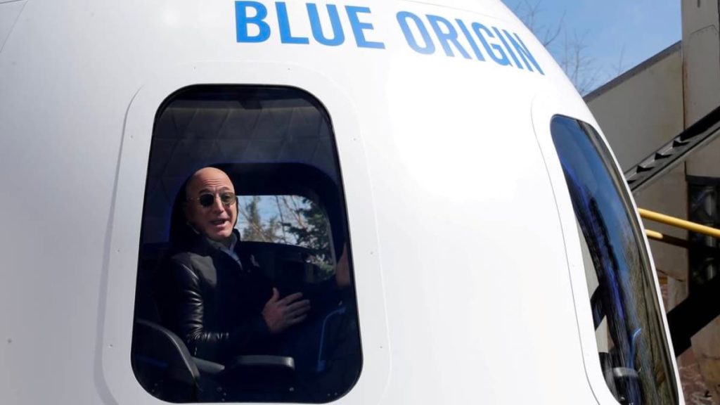 Jeff Bezos, fundador da Amazon, vai hoje ao Espaço. Acompanhe aqui