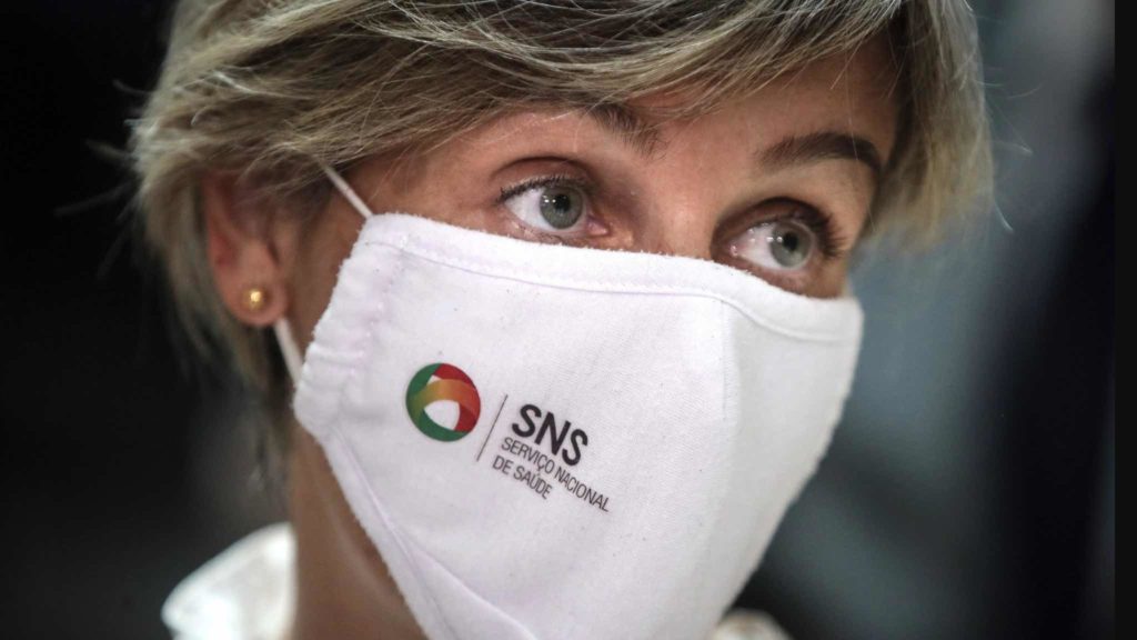 COVID-19 em Portugal: 4000 casos diários e 800 internados em duas semanas?