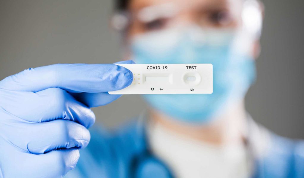 COVID-19: Agende o seu teste online numa farmácia portuguesa