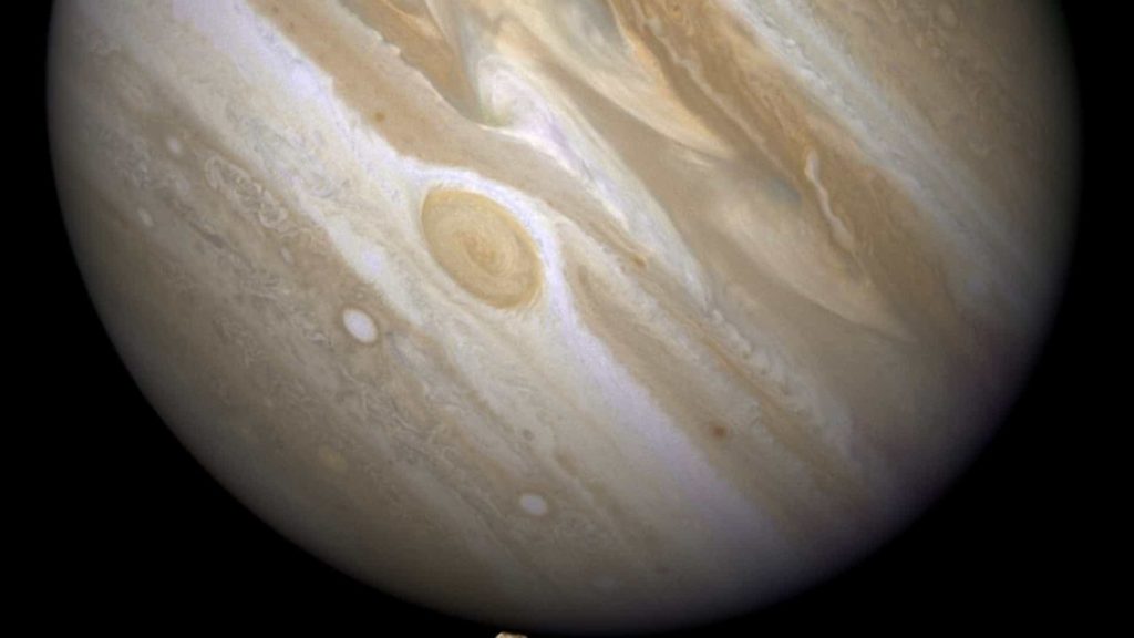 Sinais de vapor de água na atmosfera de Ganimedes (lua de Júpiter)