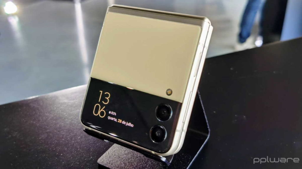 Samsung Galaxy Z Flip4 e Z Fold4 surgem em imagens, mas não surpreendem