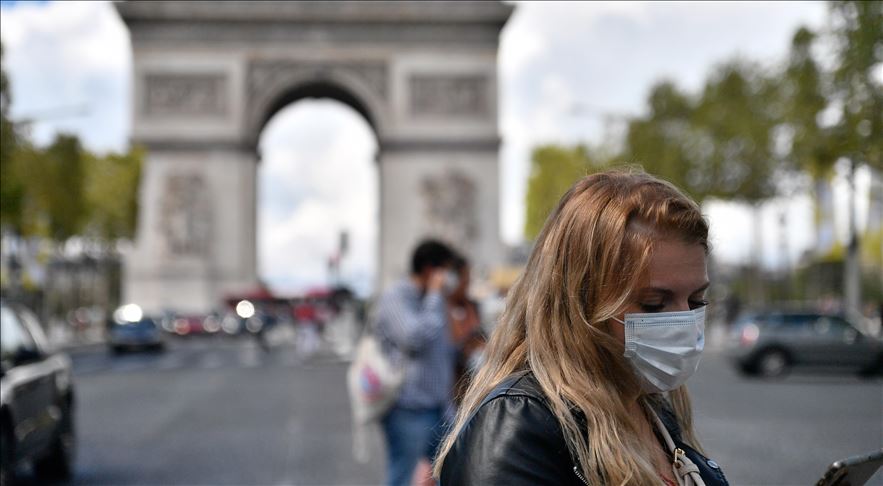 COVID-19: Dados de testes de 700 mil franceses divulgados na internet
