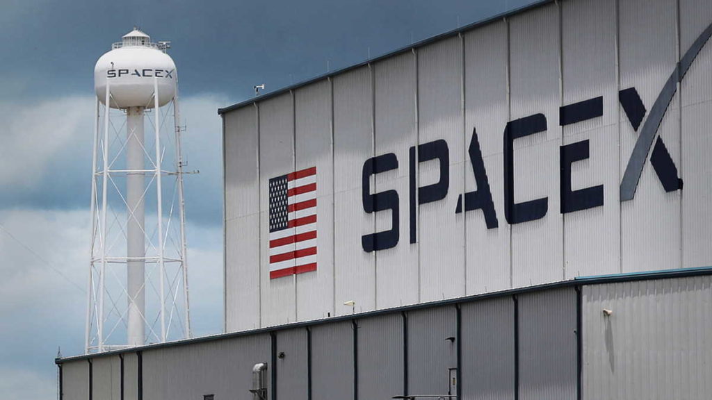 SpaceX pronta para lançar a primeira missão de sempre totalmente civil