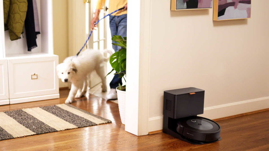 iRobot apresenta o robot aspirador Roomba j7+, o seu aspirador mais inteligente