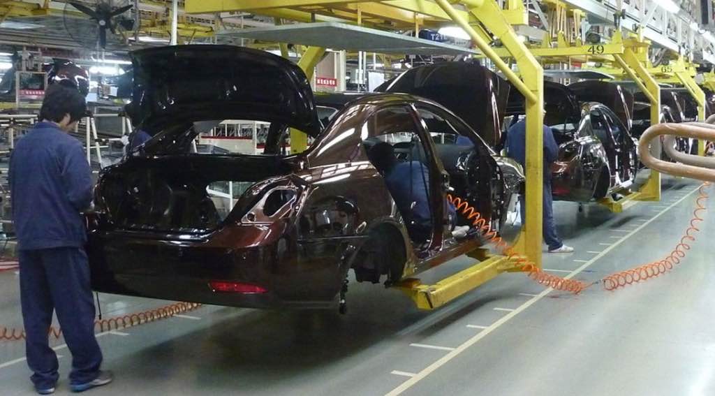 A culpa é dos chips! Fabricantes automóveis encerram produção…