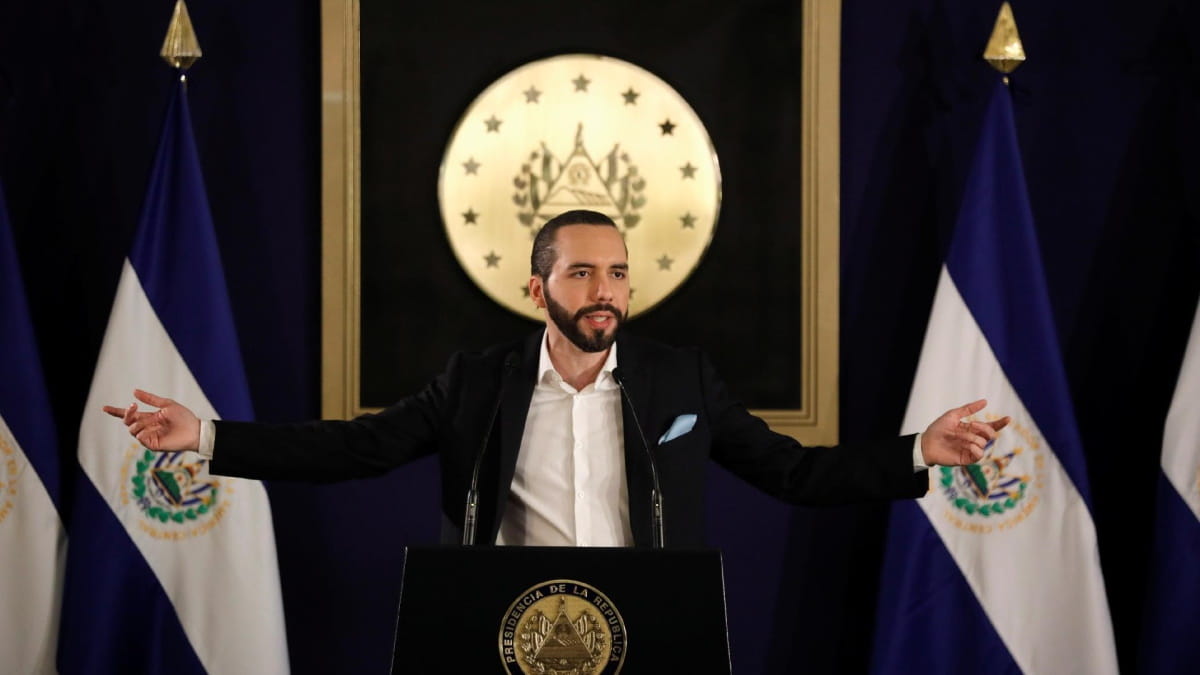 Bukele recua na sua decisão de tornar a bitcoin moeda de curso legal em El Salvador