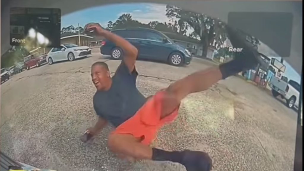Homem finge ser atropelado mas é tramado pela câmara de um Tesla
