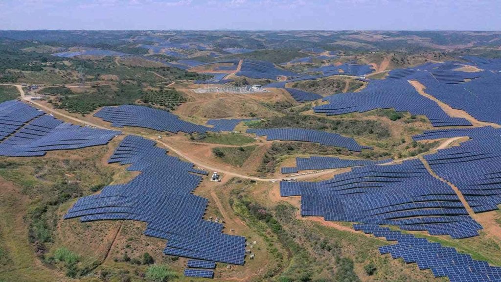 Europa está a bater recordes de energia solar neste verão, mas o preço não baixa. Porquê?