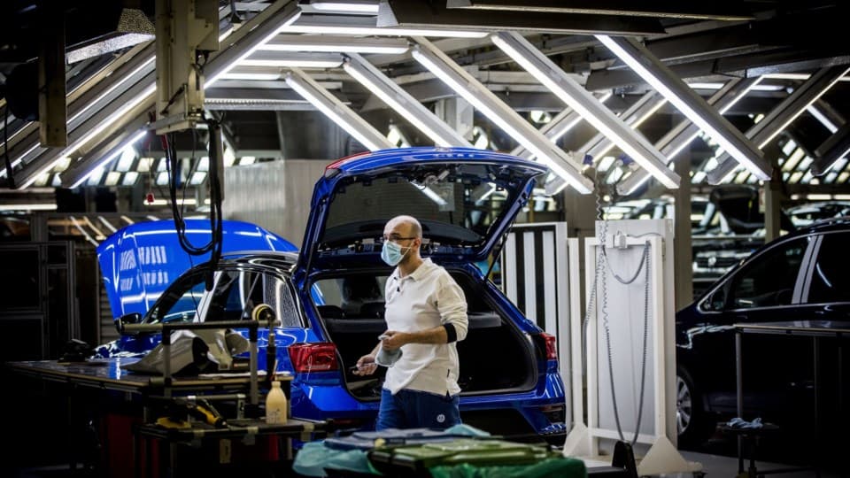 Falta de chips com impacto em 20% da produção nacional de carros