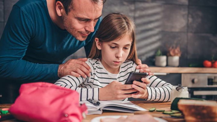 Austrália planeia forçar o consentimento parental para menores nas redes sociais