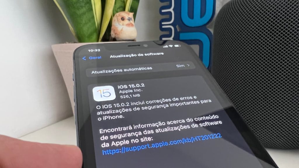 Apple lança iOS 15.0.2 com correções para AirTags, MagSafe, entre outras