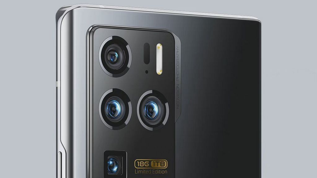 ZTE eleva a fasquia: smartphone com 18 GB de RAM e 1TB de armazenamento chega este mês
