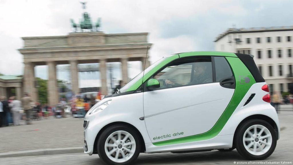 Alemanha multará elétricos que ocupem indevidamente pontos de carga