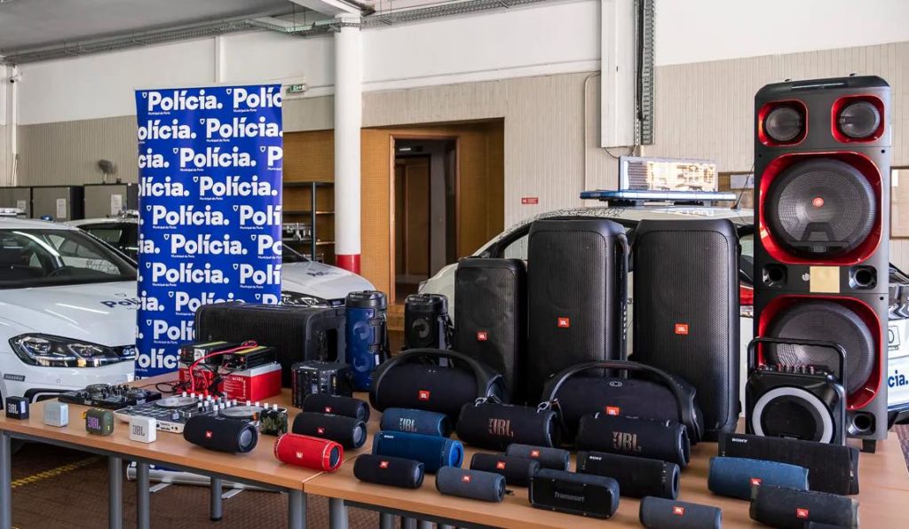 Operação Bluetooth: Polícia apreende dezenas de colunas de som