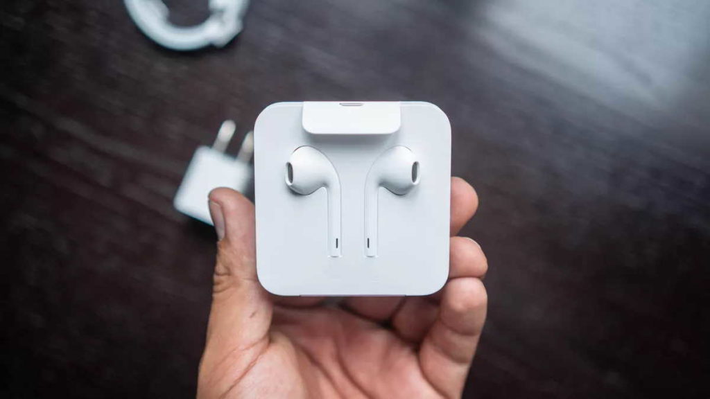 Apple pode em breve livrar-se de uma obrigação e de mais um elemento da caixa do iPhone