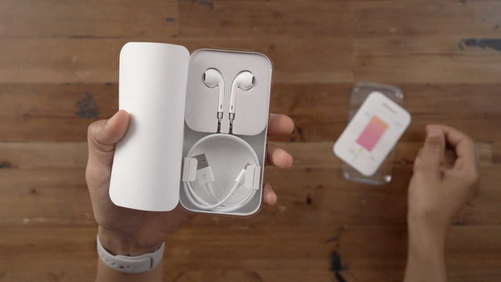Uma vitória para a Apple! Já não precisa vender o iPhone com os EarPods na caixa em França