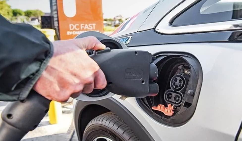 Carregamentos de elétricos com aumento brutal em 2022