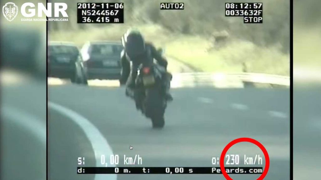 GNR publica vídeo com manobras super perigosas com motas