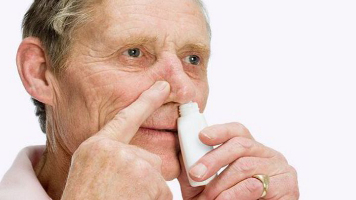 Hospital vai iniciar teste de uma vacina nasal para prevenir a progressão de Alzheimer