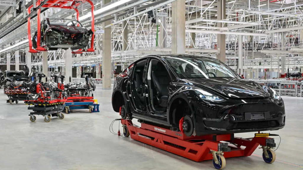 Taxas da UE sobre os elétricos chineses vão acelerar o encerramento de fábricas… na Europa