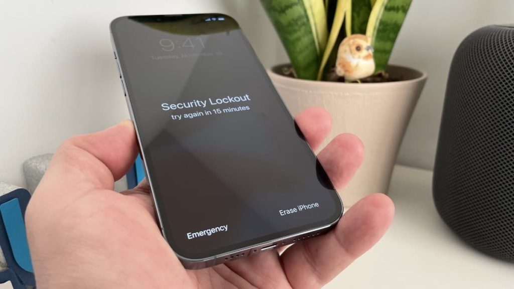 Já é possível apagar um iPhone bloqueado com palavra-passe sem ter de o ligar ao computador