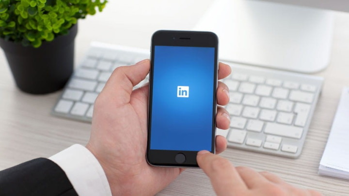 Como adicionar a pronúncia do seu nome ao perfil do LinkedIn
