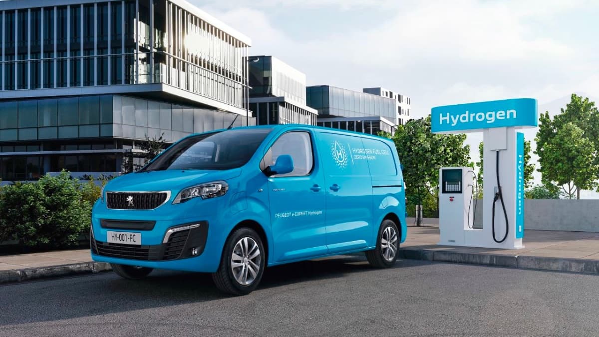 Peugeot entregou o e-EXPERT Hydrogen, o primeiro veículo da marca movido a hidrogénio