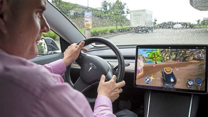Steam estará mesmo a chegar aos carros da Tesla