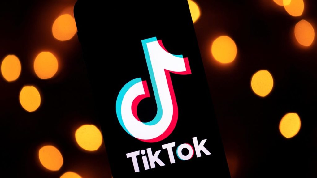 Moderadora processa TikTok por falhar na proteção da saúde mental dos funcionários