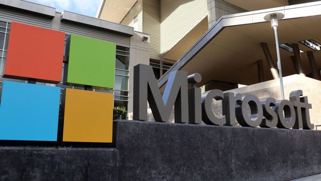 Microsoft quer comprar mais estúdios de jogos para competir com a Sony