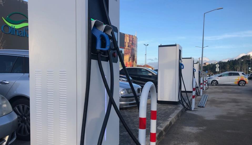 HUB de carregamento de veículos elétricos instalado em Leiria