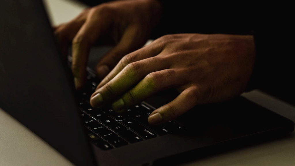 Aprenda a detetar os sinais que revelam que um website pode não ser de confiança