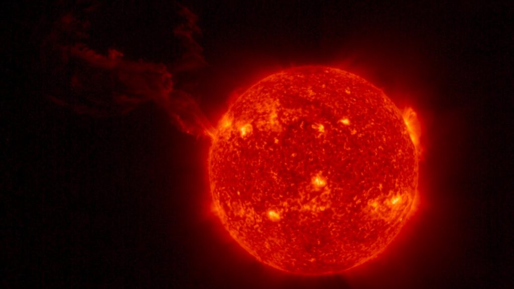 Sonda Solar Orbiter captou a maior erupção solar até hoje já registada (Vídeo)