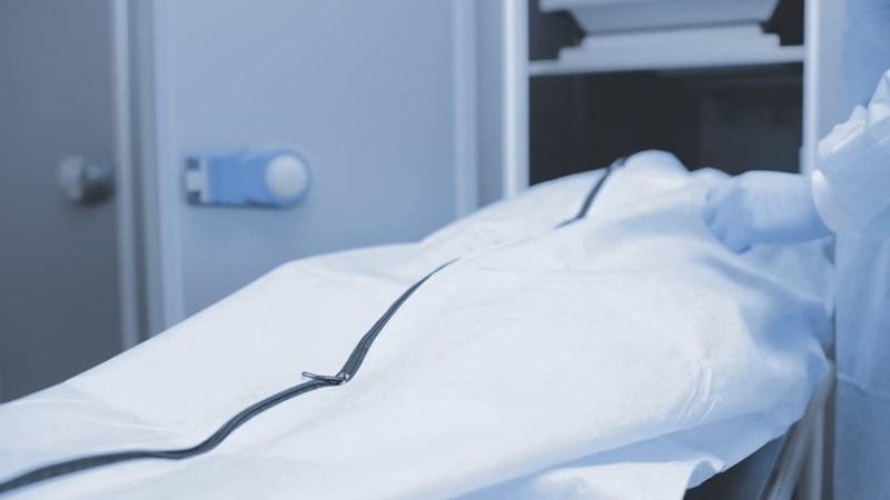 Homem declarado morto acorda pouco antes da sua autópsia