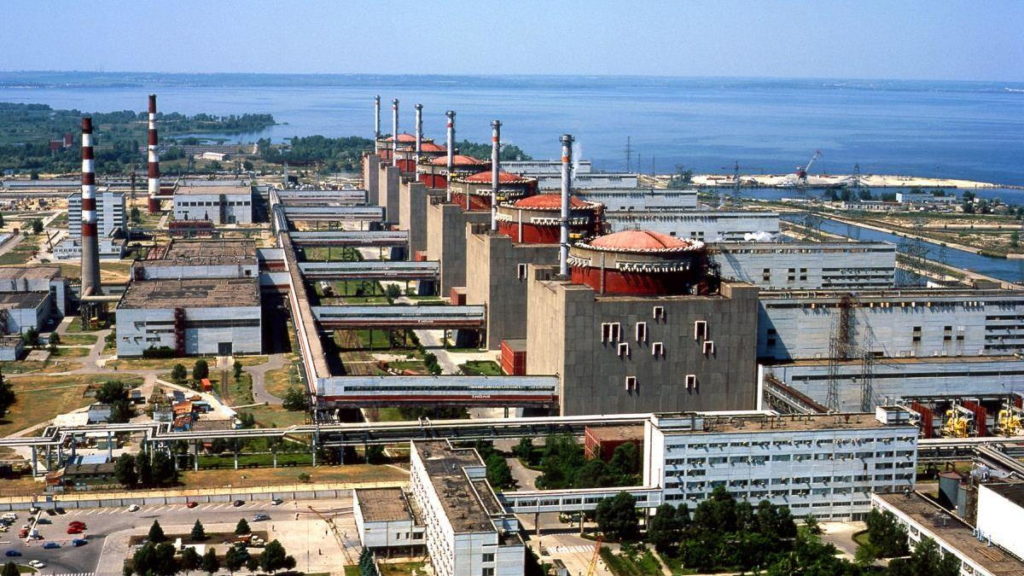 Atualizado: A maior central nuclear da Europa na Ucrânia está sob ataque da Rússia