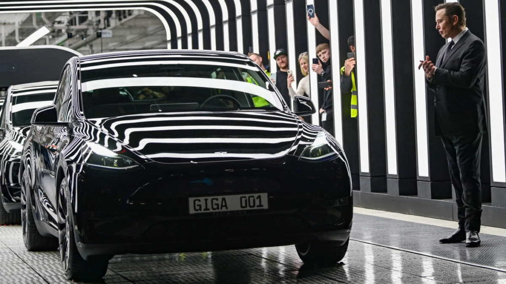 Tesla pode parar novas encomendas de alguns carros por culpa dos tempos de entrega