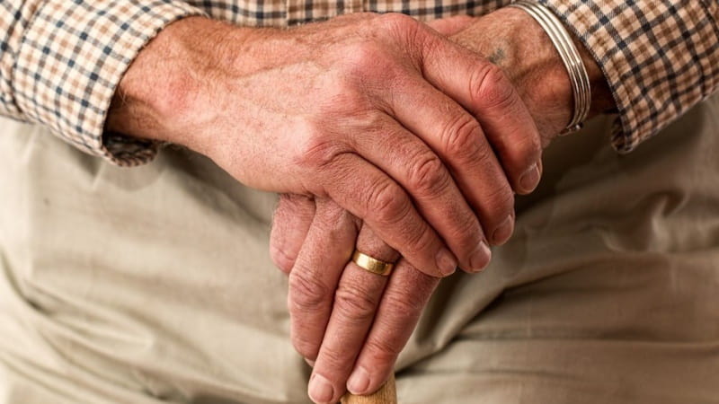 Parkinson: Novo tratamento poderá permitir que doentes voltem a andar